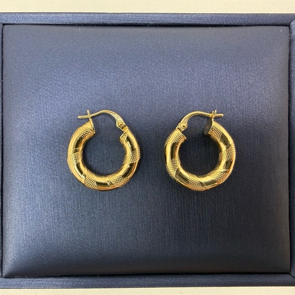 Jewelry - 18K Genuine YG Gold Textured Hoop Earrings 18mm (Preowned)